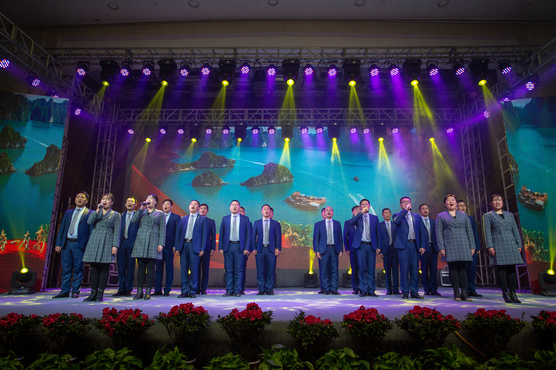 鎴戝拰鎴戠殑紲栧浗.jpg 鎴戝拰鎴戠殑紲栧浗.jpg